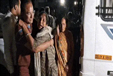 17 Bhavnagar residents return from Kashmir after surviving Pahalgam terror attack