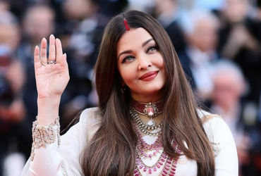 Aishwarya Rai stuns at Cannes with 'sindoor' accentuating her hair parting