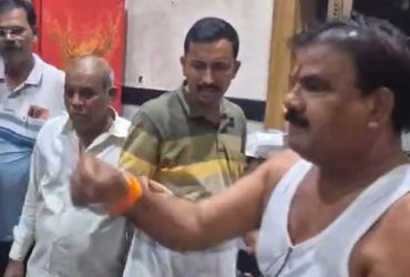 Shiv Sena MLA Sanjay Gaikwad assaults canteen staff in Mumbai over rotten food