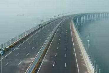 Mumbai doctor jumps off Atal Setu after calling mother, search for body ongoing