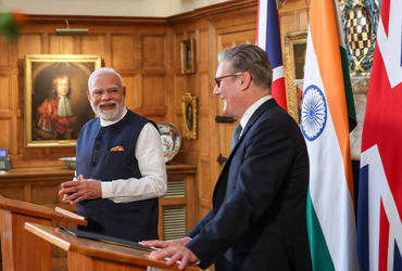 યુ.કે PMના ભાષણ વખતે PM મોદીએ ટ્રાન્સલેટરને કહ્યું, વીડિયો વાયરલ થયો.