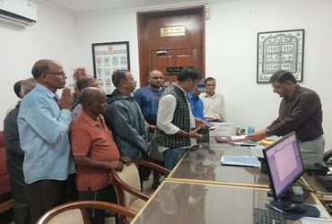 વડોદરા-મુંબઈ ટ્રેન કાયમી ચાલુ રાખવા અખિલ મહારાષ્ટ્ર યુવક સંગઠનની રજુઆત.