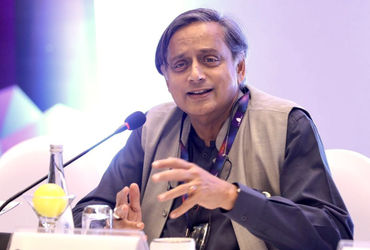 કોંગ્રેસમાં વિવાદ: 'ઓપરેશન સિંદૂર' ચર્ચા પહેલા શશી થરૂરનું 'મૌન વ્રત', રાહુલ ગાંધી પક્ષ રજૂ કરશે.