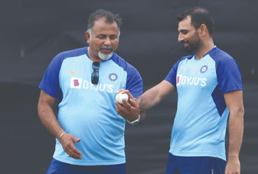 લખનૌ ફ્રેન્ચાઈઝીની IPL-2026 માટે તૈયારી: ભરત અરૂણ ટીમમાં જોડાયા.