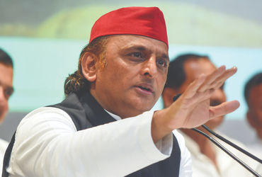 અખિલેશ યાદવ Muslim-Yadav માટેના વિવાદાસ્પદ આદેશથી ભડક્યા, જાતિ-ધર્મ જોઈને ટાર્ગેટ કરાઈ રહ્યા છે.