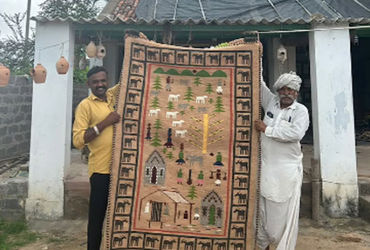 આજે વિશ્વ હાથશાળ દિવસ: લુપ્ત થતી ખરડ વણાટકલાના તેજસી-સામતને રાષ્ટ્રીય સન્માન.