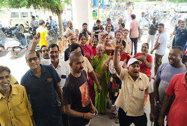 વિરમગામમાં પ્રાથમિક સુવિધા મામલે લોકોને પાલિકા કચેરીએ હલ્લાબોલ