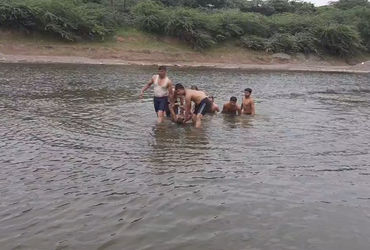 અમરેલીની શેત્રુંજી નદીમાં ડૂબી જવાથી યુવકનું મોત, 3 કલાકની જહેમત બાદ મૃતદેહ બહાર કાઢ્યો