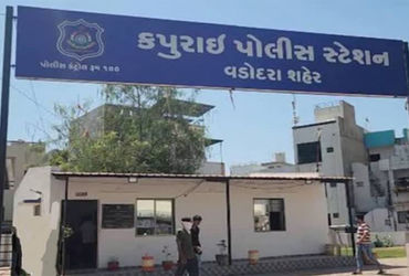 મકાનની ગેલેરીમાં જુગાર રમતા 7 જુગારીઓ ઝડપાયા