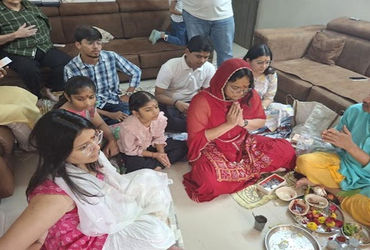 ગનેશોટ્સવમાં ધાર્મિક વિધિઓ કરતાં વીઆઇપી બ્રાહ્મણ બની જાય છે, ભક્તોને એપોઇન્ટમેન્ટ સ્થાપિત કરવા માટે આપે છે | ગણેશોત્સવ 2025: ગણેશ મૂર્તિ માટે ઇન્સ્ટોલેશન માટે ભક્તોને online નલાઇન નિમણૂક આપતા બ્રાહ્મણો