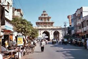 વડોદરાના ઇતિહાસના સાક્ષી માંડવીએ DJ વગરની સવારીઓ જોઇ,ચારદરવાજામાં તહેવારોનો કોલાહલ શાંત થઇ ગયો