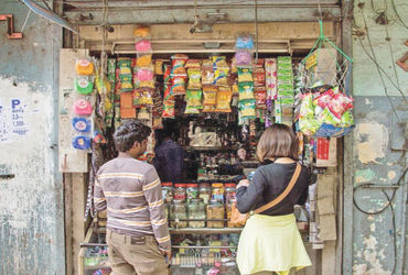 ગામડાઓ અને નાના શહેરોનો પ્રીમિયમ FMCG ઉત્પાદનોના વેચાણમાં 42% હિસ્સો ધરાવે છે.