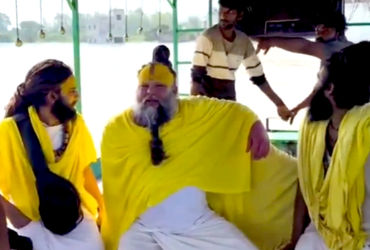 VIDEO: વૃંદાવનમાં યમુનાનું રૌદ્ર સ્વરૂપ જોઈ પ્રેમાનંદ મહારાજે કહ્યું આ કુદરતી પ્રકોપ 'નહીં'.
