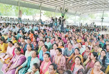શેરથામાં મંદિરની રૃા.૫૦૦ કરોડની જમીન કૌભાંડમાં ન્યાય માટે ગ્રામજનોની આક્રોશ રેલી