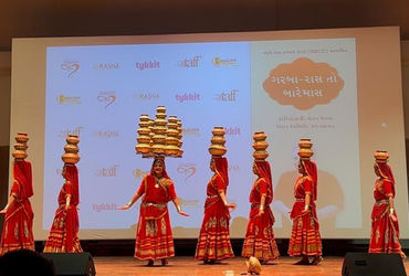 અમદાવાદમાં રાસ-ગરબાનો સંપૂર્ણ ઓથેન્ટિક શૉ 'ગરબા-રાસ તો બારેમાસ' યોજાયો, હુડો-પ્રાચીન ગરબો જેવી શૈલીઓને થઈ પ્રસ્તુતિ