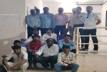 લીંબડીના જનશાળી ગામે ગંજીપાના વડે જુગાર રમતાં 9 શખ્સ ઝડપાયા