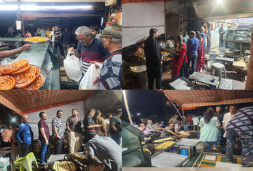 સુરાટિસ પફ ખરીદવા માટે રાત્રે બે વાગ્યાથી લાઇનમાં છે, ઘણી દુકાનોમાં ગ્રાહકોની વિશાળ ભીડ | સુરતના રહેવાસીઓ 2 વાગ્યાથી ફાફડા ખરીદવા માટે લાઇનમાં છે અને જાલેબી ઘણી દુકાનો ગ્રાહકોની ભીડ હતી