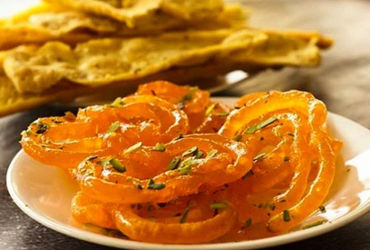 સુરત: દશેરાની ઉજવણીમાં ફાફડા-જલેબીના વેચાણમાં ગ્રાહકો સાથે છેતરપિંડી