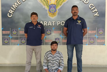 રૂપિયા ૧૦૦ના દરની બનાવટી ચલણી નોટો સાથે યુવકને ઝડપી લેવાયો