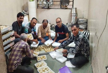 સુરતમાં સોસાયટીની યુવા સંસ્થાની અનન્ય પહેલ, ઘારી સેલ્સમાંથી સમાજ સેવા | ઘારી વેચાણ દ્વારા સુરત સમાજ સેવાના સમુદાયના યુવા જૂથની એક અનોખી પહેલ સુરતમાં સોસાયટીની યુવા સંસ્થાની અનન્ય પહેલ, ઘારી સેલ્સમાંથી સમાજ સેવા | ઘારી વેચાણ દ્વારા સુરત સમાજ સેવાના સમુદાયના યુવા જૂથની એક અનોખી પહેલ