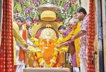 ડભોડિયા હનુમાન મંદિરે શ્રધ્ધાનું ઘોડાપુર ઃ લાખો ભક્તો ઉમટી પડયાં