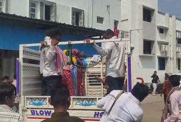 SOU નજીક સિવિલ હોસ્પિટલમાં શબવાહિની સુદ્ધાં નહી, મૃતદેહોને ખાનગી વાહનમાં લઈ જવા પડ્યા