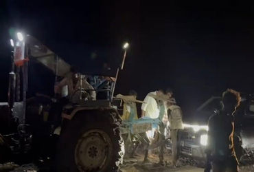 વછરાજ દાદાના દર્શને ગયેલા 70  લોકો કમોસમી વરસાદ પડતા રણમાં ફસાયા