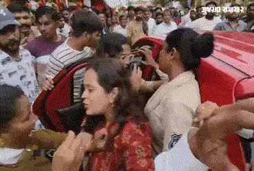 સાળંગપુરમાં મંદિરની બહાર શ્રદ્ધાળુ અને મહિલા GRD વચ્ચે ઝપાઝપી, ટ્રાફિક મુદ્દે બોલાચાલી