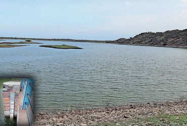 સિહોરના ગૌતમેશ્વર તળાવમાંથી પીવાનું પાણી વિતરણ કરવા માંગ