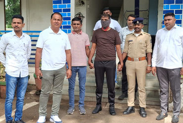 અમદાવાદના નવરંગપુરામાં નજીવી બાબતે ગોળીબાર, સિક્યુરિટી ગાર્ડે પૂર્વ આર્મીમેન પર કર્યો હુમલો