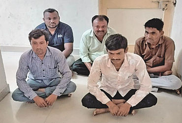 ગ્રામ્ય LCB દરોડો: રોકડ, મોબાઇલ સહિત રૂ. 73 હજારનો મુદ્દામાલ જપ્ત.