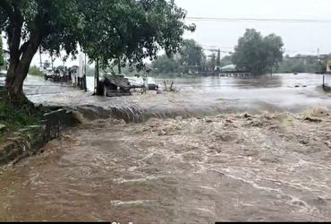 કારતકમાં 'કમોસમ'નું કમઠાણ: સૌરાષ્ટ્રમાં વધુ 3 ઈંચ માવઠું વરસ્યું: નદીઓમાં પૂર