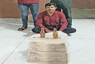 ધ્રાંગધ્રાના દુદાપર ચોકડી નજીક કારમાંથી દારૂની 95 ઝડપાઇ