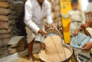 ગુજરાતમાં સસ્તાં અનાજની 17 હજાર દુકાનો બંધ: બેઠકમાં બોલાચાલી બાદ સરકાર સાથે મંત્રણા નિષ્ફળ