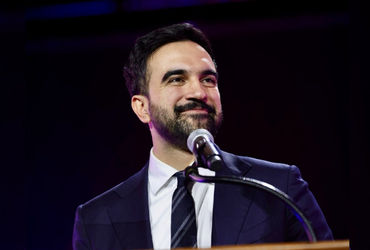 માતા હિન્દુ, પિતા મુસ્લિમ: ન્યુયોર્કના પ્રથમ ભારતીય મેયર મમદાની કોણ છે તેની માહિતી.