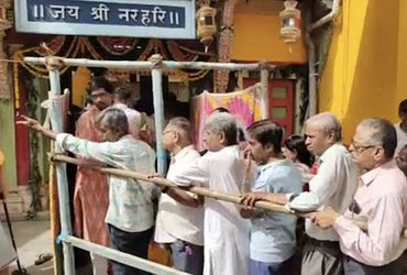 દેવ દિવાળીએ નરસિંહજી ભગવાનને સાક્ષાત ચાંદલો કરવા ભક્તજનોની લાંબી કતાર