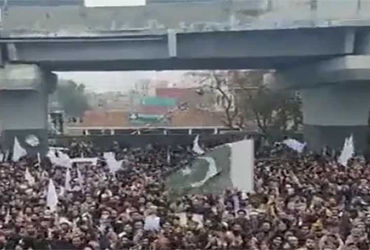 કંગાળ પાકિસ્તાનમાં શિક્ષણ વિભાગના કર્મચારીઓનો 28 મહિનાથી પગાર ન થતાં દેખાવો.