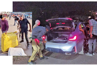 આણંદ અને ખેડા જિલ્લામાં પોલીસ દ્વારા જાહેર સ્થળો પર ચેકિંગ શરૂ કરાયું.