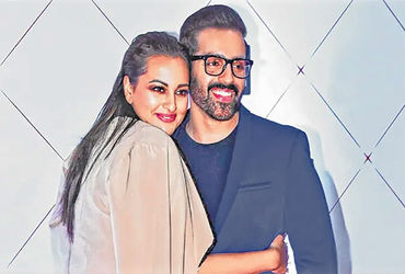 સોનાક્ષીની ટેલેન્ટ જોઈ ભાઈ કુશ સિંહા થયા ખુશ: Sonakshi Sinha ની ટેલેન્ટથી કુશ સિંહા પ્રભાવિત.