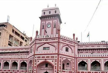 ભાજપના માનીતા કોન્ટ્રાક્ટરને બ્લેકલિસ્ટ કરવાને બદલે તક આપતા સુરત પાલિકાને 14 કરોડનું નુકસાન થયું.