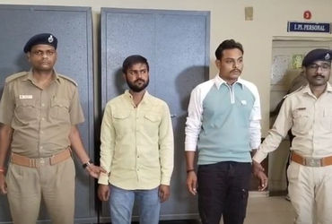 અમદાવાદના નવા વાડજમાં પાન પાર્લર પર સોડાની ખાલી બોટલો વડે હુમલો, હત્યાના આરોપી સહિત 4ની ધરપકડ!