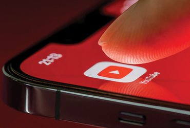 YouTube હોમ સ્ક્રીન ટેબ્સ: વિવિધ વિષયોના લેટેસ્ટ વીડિયો જોવાની સરળ રીતની માહિતી.