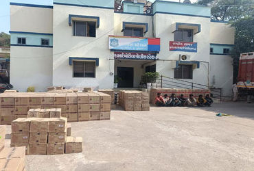 નાની મોલડી ગામ નજીક હોટલમાંથી રૂ. 1.77 કરોડની 28404 દારૂની બોટલો જપ્ત કરાઈ.