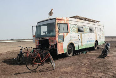 દસાડા તાલુકામાં રણ બસ શાળા બંધ કરવાની અગરિયાઓની માંગણી.