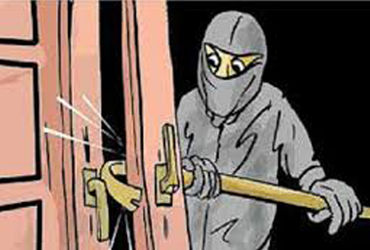 બંધ મકાનમાં ત્રાટકેલા તસ્કરો રૂ. ૧.૨૦ લાખની મત્તા ચોરી ફરાર