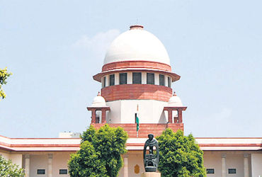 અન્ના હજારેની ધમકીથી સરકાર ઝૂકી: લોકાયુક્ત કાયદામાં IAS અધિકારીઓને સમાવવાની મંજૂરી.