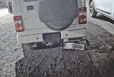 થાનના ભડુલામાં ચેકિંગ દરમિયાન નાયબ મામલતદાર અને ટીમ પર હુમલો