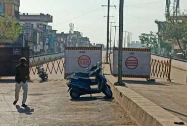 અમદાવાદ મ્યુનિસિપલ કોર્પોરેશનમાં ભાજપની સાડાસાતી: સાત વર્ષમાં સાત બ્રિજ વિવાદ, BJPની પ્રતિષ્ઠા દાવ પર.