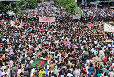 બાંગ્લાદેશમાં ભારત માટે ખતરાની ઘંટડી અને વીઝા સેન્ટર બંધ