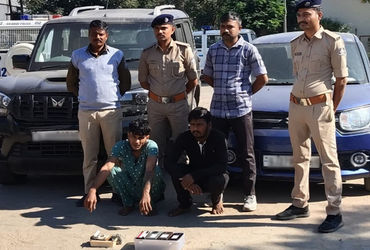 બગોદરા-તારાપુર હાઇવે પર દંપતી સાથે લૂંટનો ભેદ ઉકેલાયો, 2 લૂંટારૂની ધરપકડ, કાર સહિતનો મુદ્દામાલ રિકવર